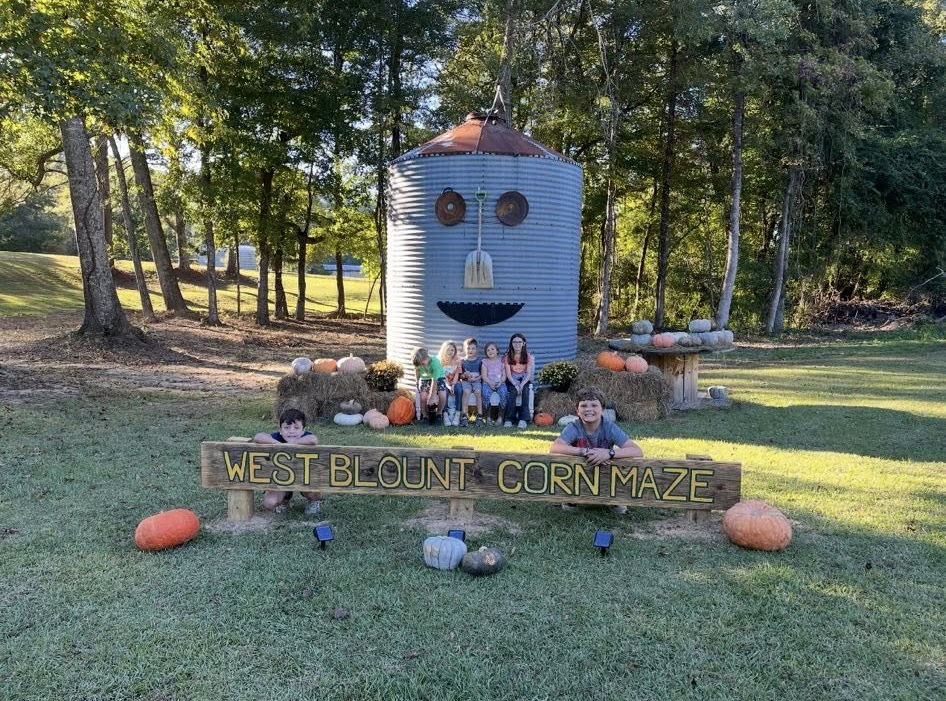West Blount Corn Maze - Kids and the Smiling Silo